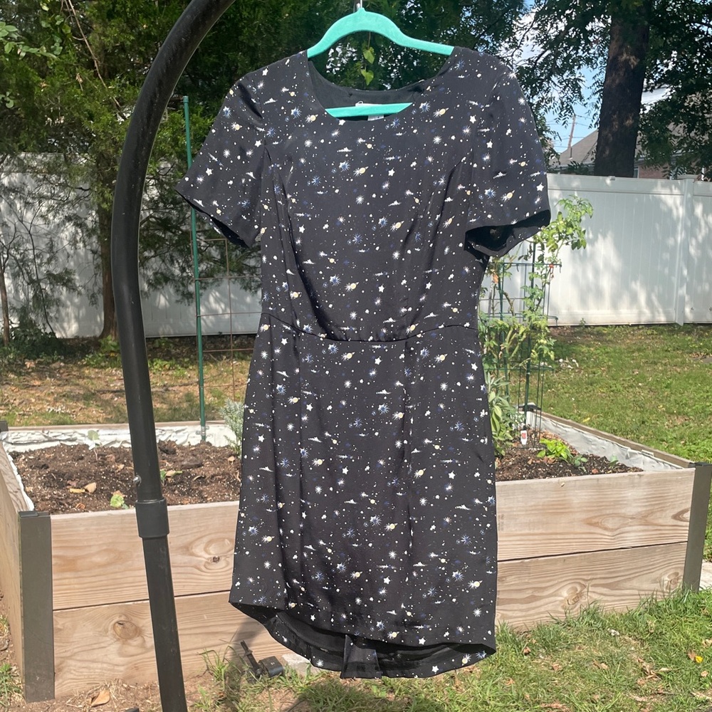 BCBGENERATION Black Galaxy Print Mini Dress Size: 6